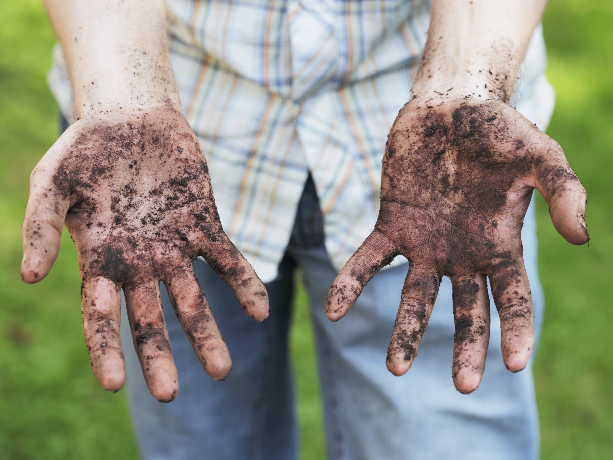 What Can I Soak My Hands In To Remove Dirt? Balmonds